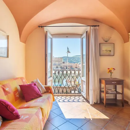 Il Palazzo Storico * Bosa